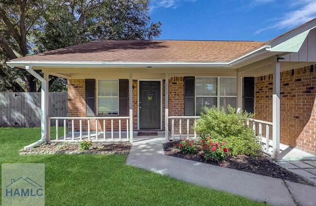 Building Photo - 664 Windhaven Dr