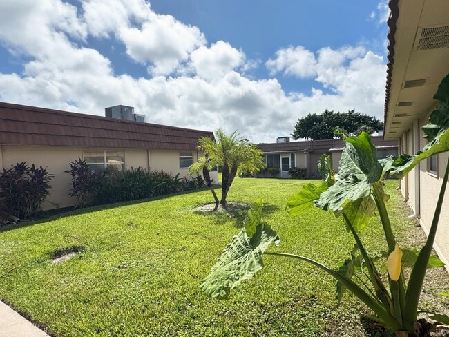 Building Photo - 301 Seville Dr