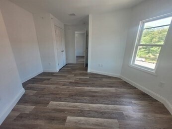 Building Photo - 63 River St