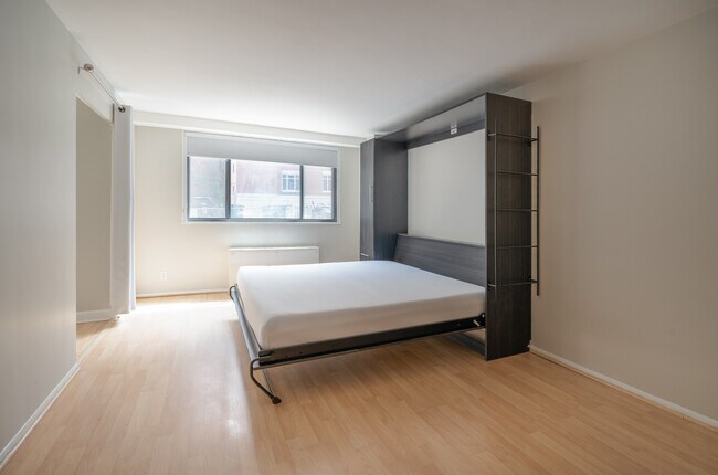 Building Photo - 1420 N St NW