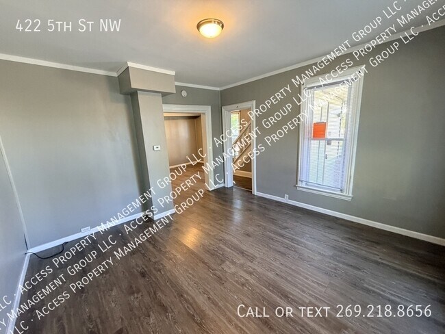 Building Photo - 422 5th St NW