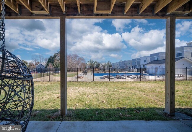 Building Photo - 308 Douglas Ave