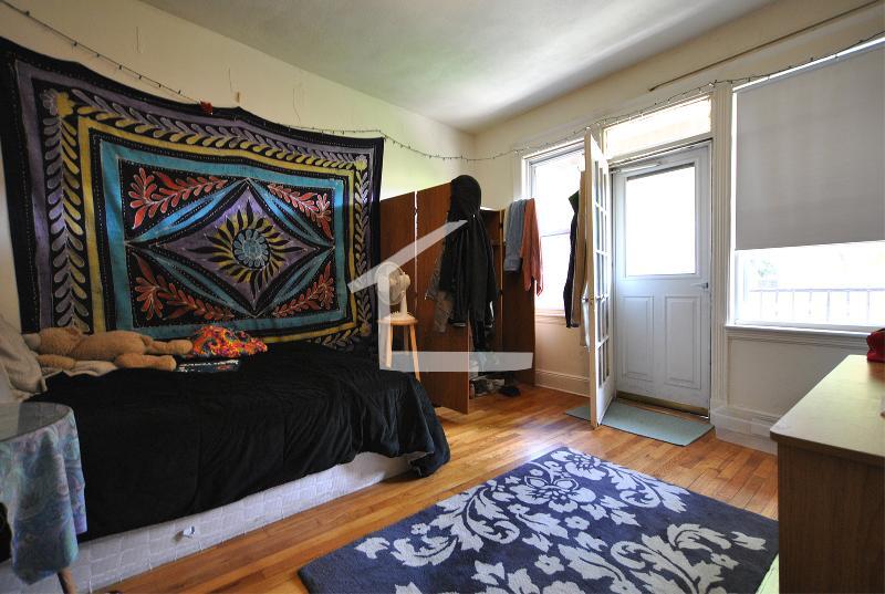 Primary Photo - 1626 Comm.Ave Unit 12