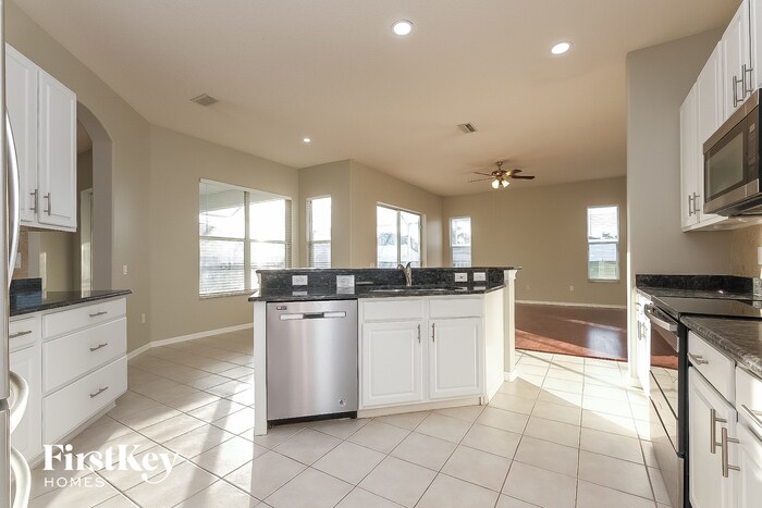 Building Photo - 5032 Balsam Dr