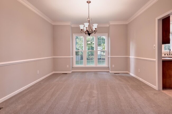 Building Photo - Updated & Spacious Home in Wythe Creek Farms