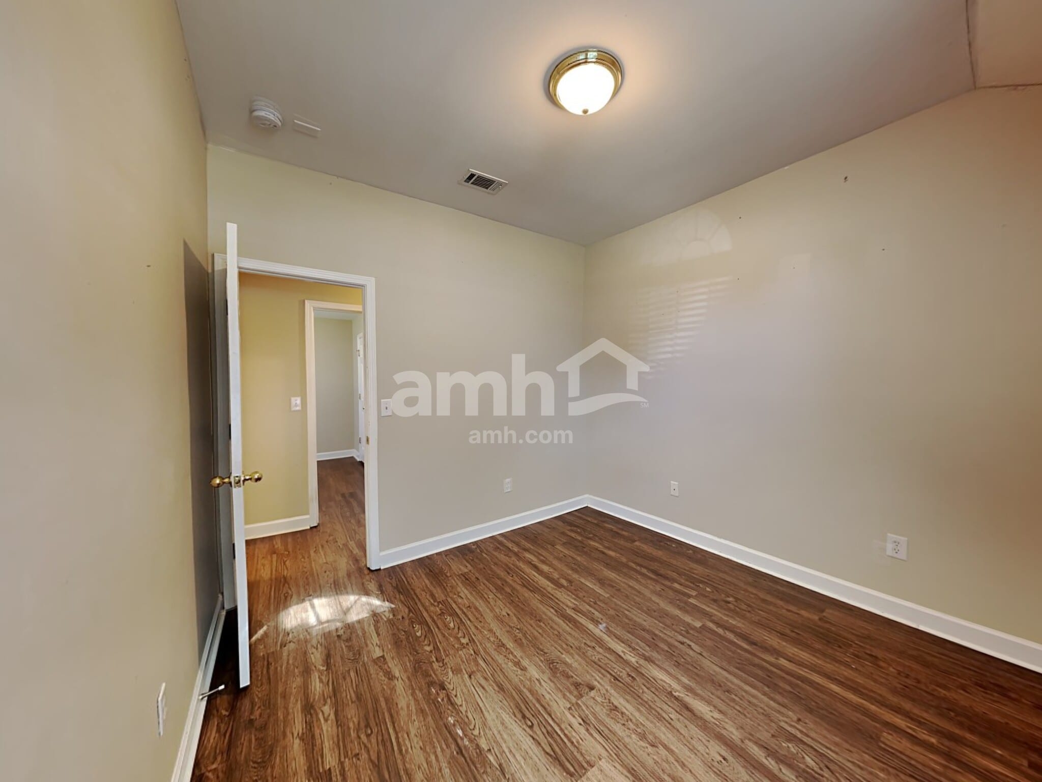 Building Photo - 1308 Chapman Ct