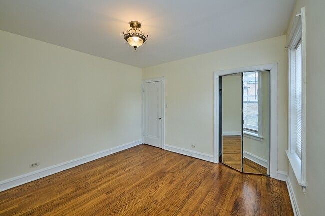 Building Photo - 1112 Grove St
