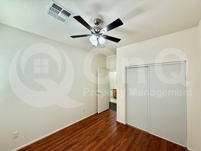 Building Photo - 3229 W Pleasant Ln