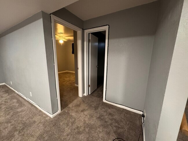 Building Photo - 10859 Murray Dr