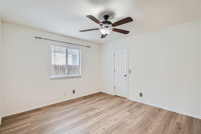 Building Photo - 6937 Sabrina Dr
