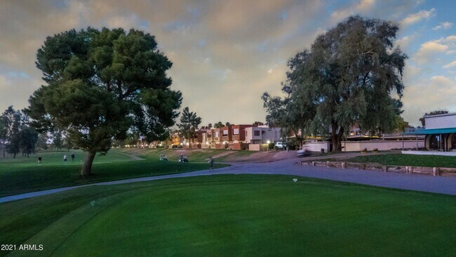 Building Photo - Two bedroom, two bathroom Scottsdale Condo!