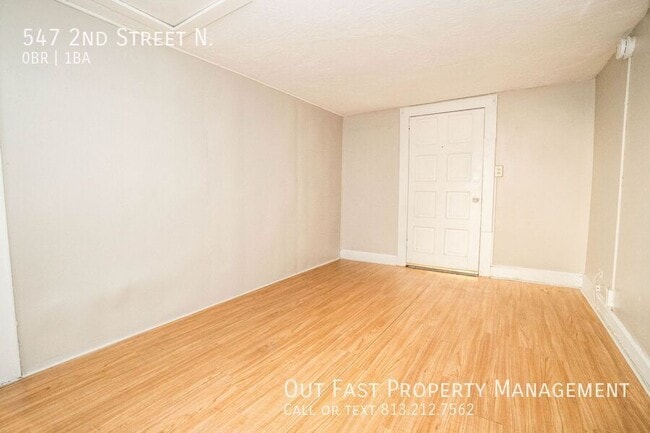 Building Photo - 547 2nd St N