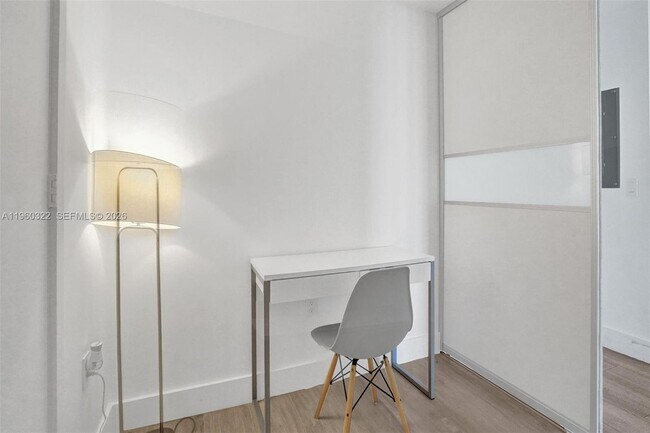 Building Photo - 121 NE 34th St