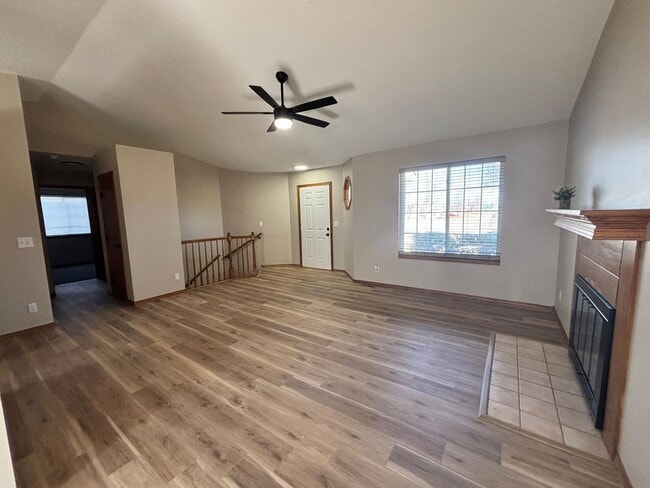 Building Photo - Move in Special- 1/2 off the 2nd full month of rent. Renovated 3 Bedroom 2 Bath Home with a Finis...