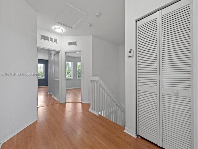 Building Photo - 5001 SW 140th Terrace