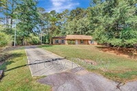 Building Photo - 110 Deer Chase