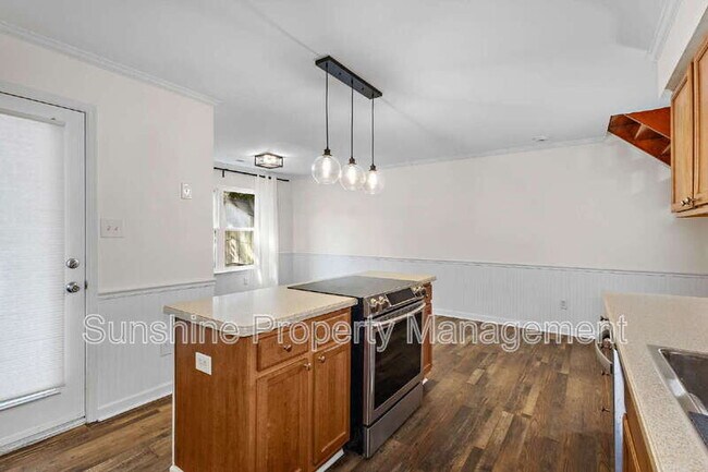 Building Photo - 2305 Merl Cir