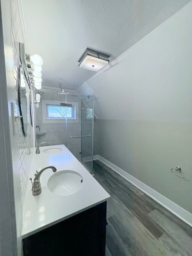 Building Photo - Charming 4 beds 2 baths in Delaware!