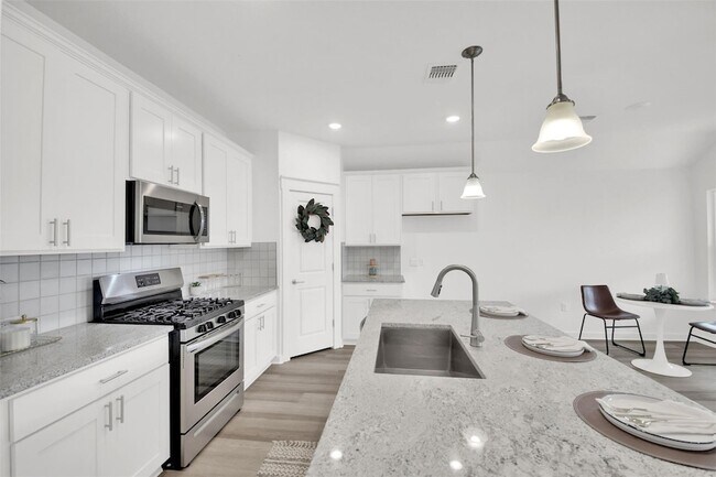 Building Photo - 15500 Pewter Luster Cv