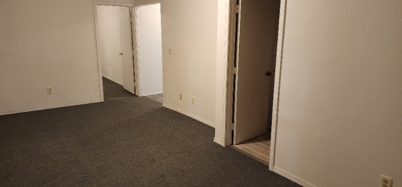 Building Photo - 831 Main St