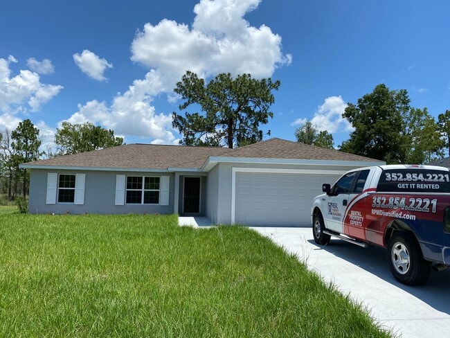 Primary Photo - Beautiful home - 3/2/2 **WON"T LAST**