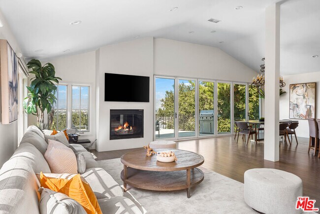 Building Photo - 3782 Berry Dr