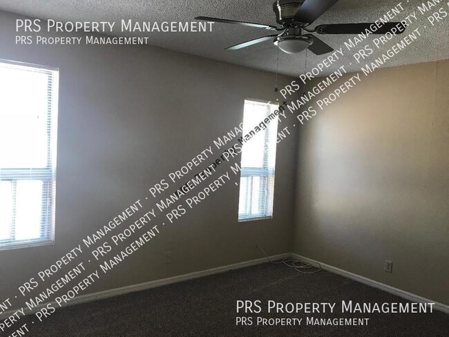 Building Photo - 512 W Malibu Dr