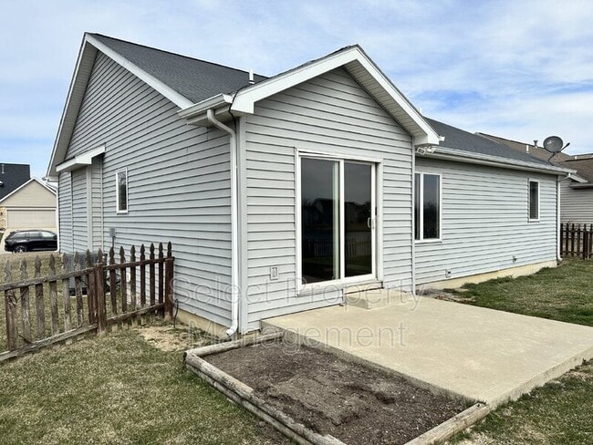Building Photo - 8531 Forsythia Ct