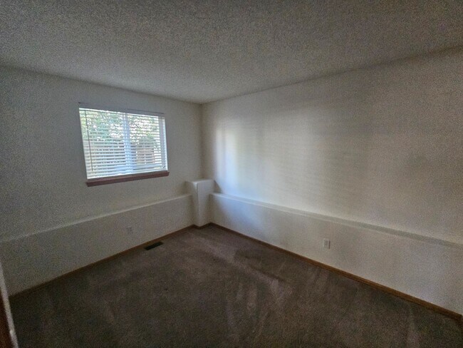 Building Photo - 3 Bed 2 bath house Off Stetson Hills in 80922!