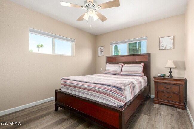 Building Photo - 6830 E Edgemont Ave