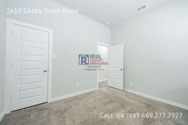 Building Photo - 2416 Green River Rd
