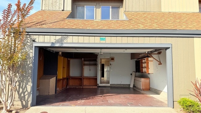 Building Photo - 1092 Melrose Ave