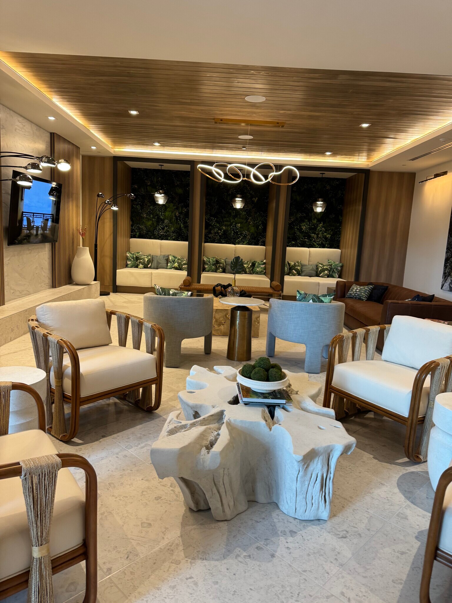 Building Photo - 1655 NW 124th St