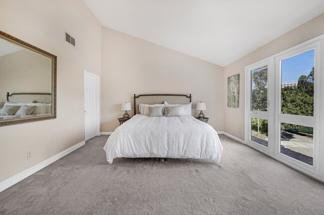 Building Photo - 5845 Topanga Canyon Pl