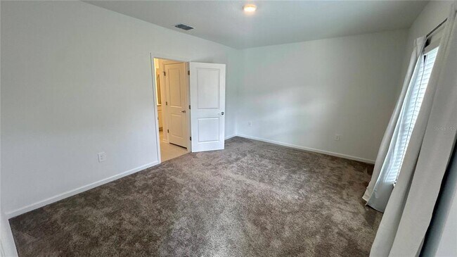 Building Photo - 2737 Armstrong Ave