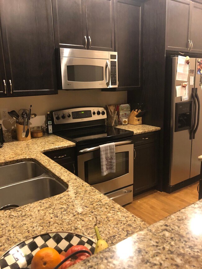Kitchen - 2337 Hassell Pl