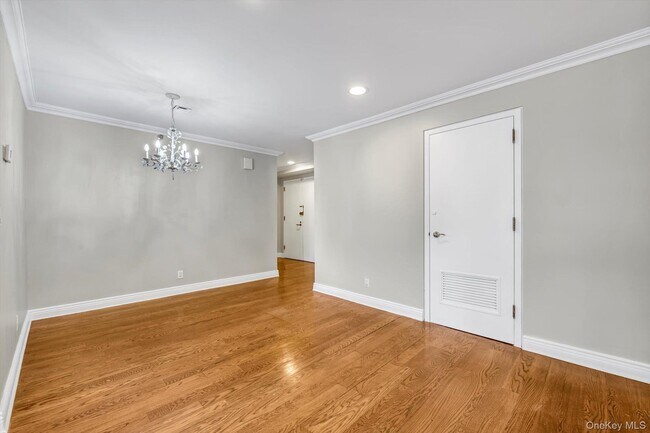 Building Photo - 100 Cutter Mill Rd