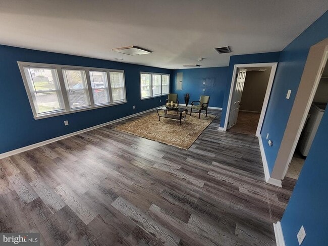 Building Photo - 208 Pelham Rd S