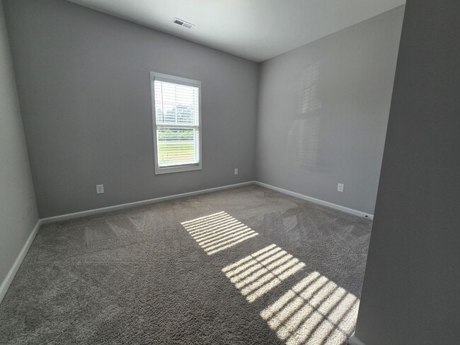 Building Photo - **October Rent Free**4 Bedroom, 2 Bath Hom...