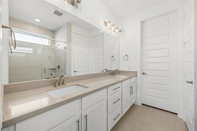 Building Photo - 24807 Lobelia Gdn Ln