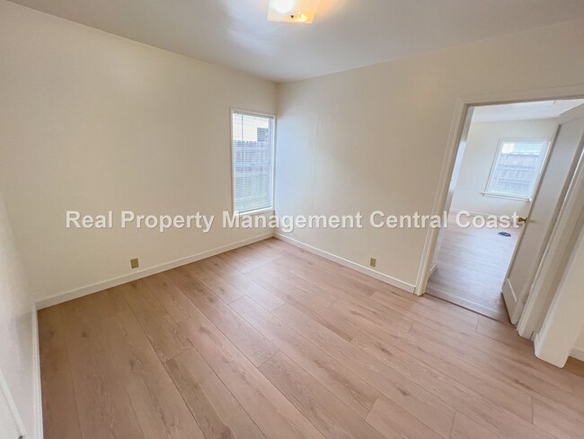 Building Photo - AVAILABLE MAY - 3 Bed / 2 Bath Cayucos Home