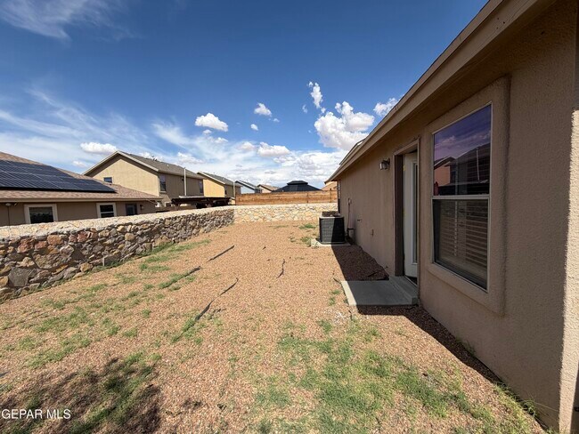 Building Photo - 6229 Lovebird Ln