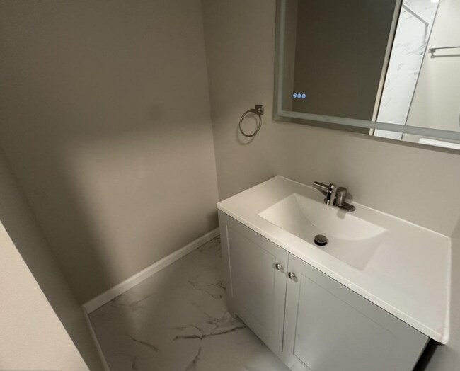 Building Photo - 1961 N Croskey St