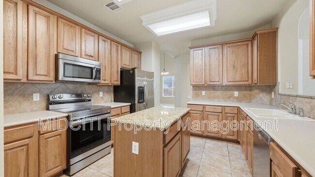Building Photo - 622 Magdalena Ln