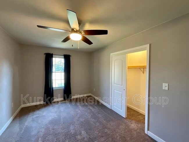 Building Photo - 1721 Spruce Hill Dr