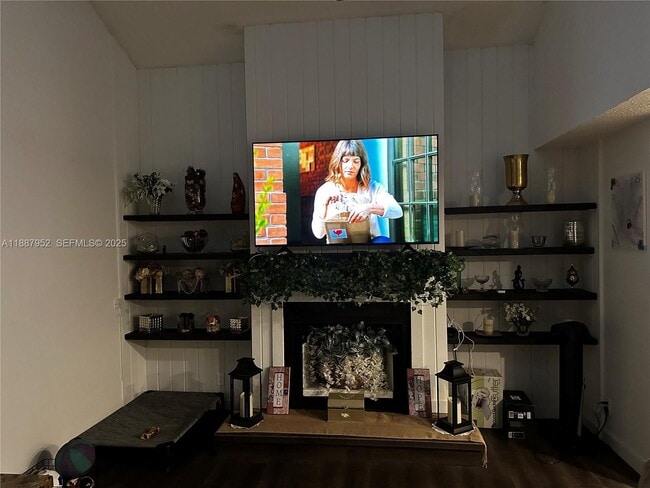 Building Photo - 3971 Coral Springs Dr