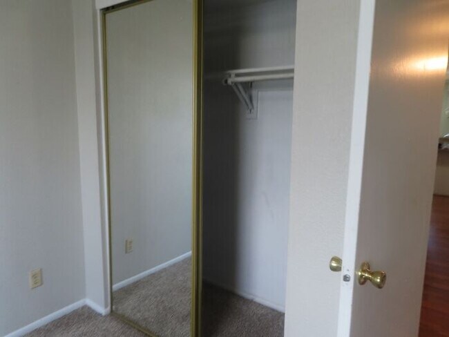 Building Photo - North Mesa 2 Bedroom 2 Bath Condo in Gated Community
