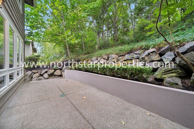 Building Photo - New Exquisitely Designed Dream Home in Lake Oswego.