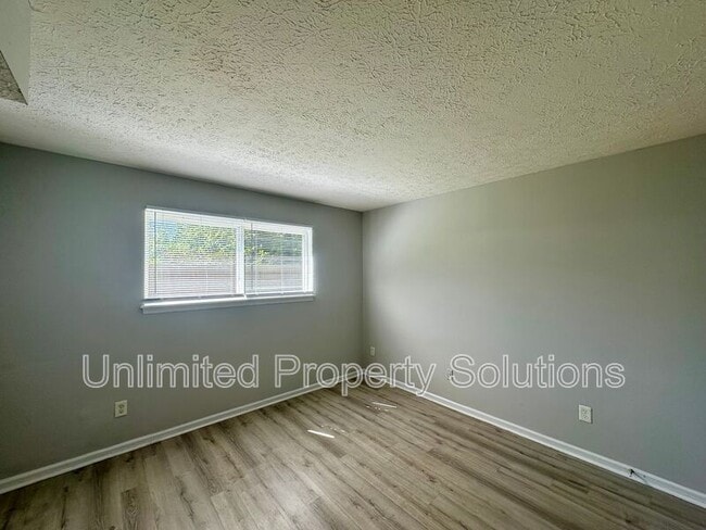 Building Photo - 205 Sunn Aire Ct