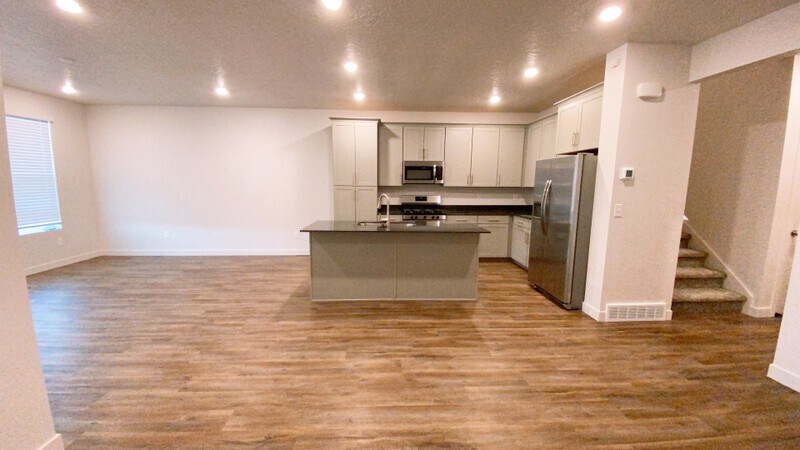 Building Photo - 7397 S Olivine River Ln